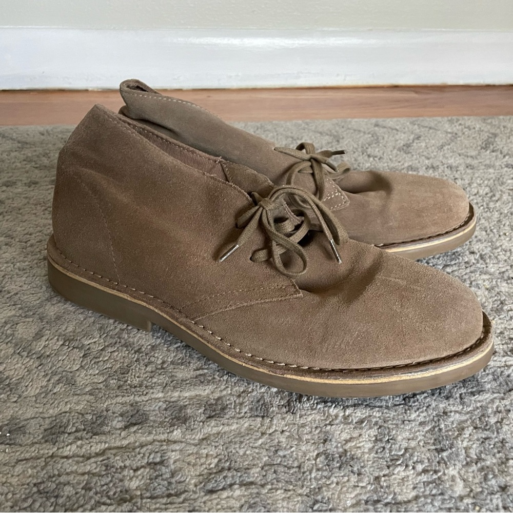 American Eagle Outfitters Tan Suede Chukka Boots size 9